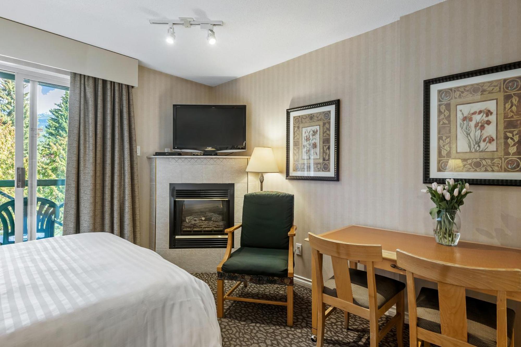 Pinnacle Hotel Whistler Rum bild
