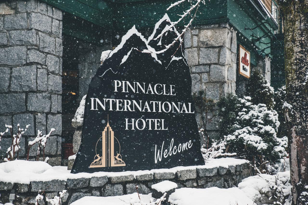 Pinnacle Hotel Whistler Exteriör bild