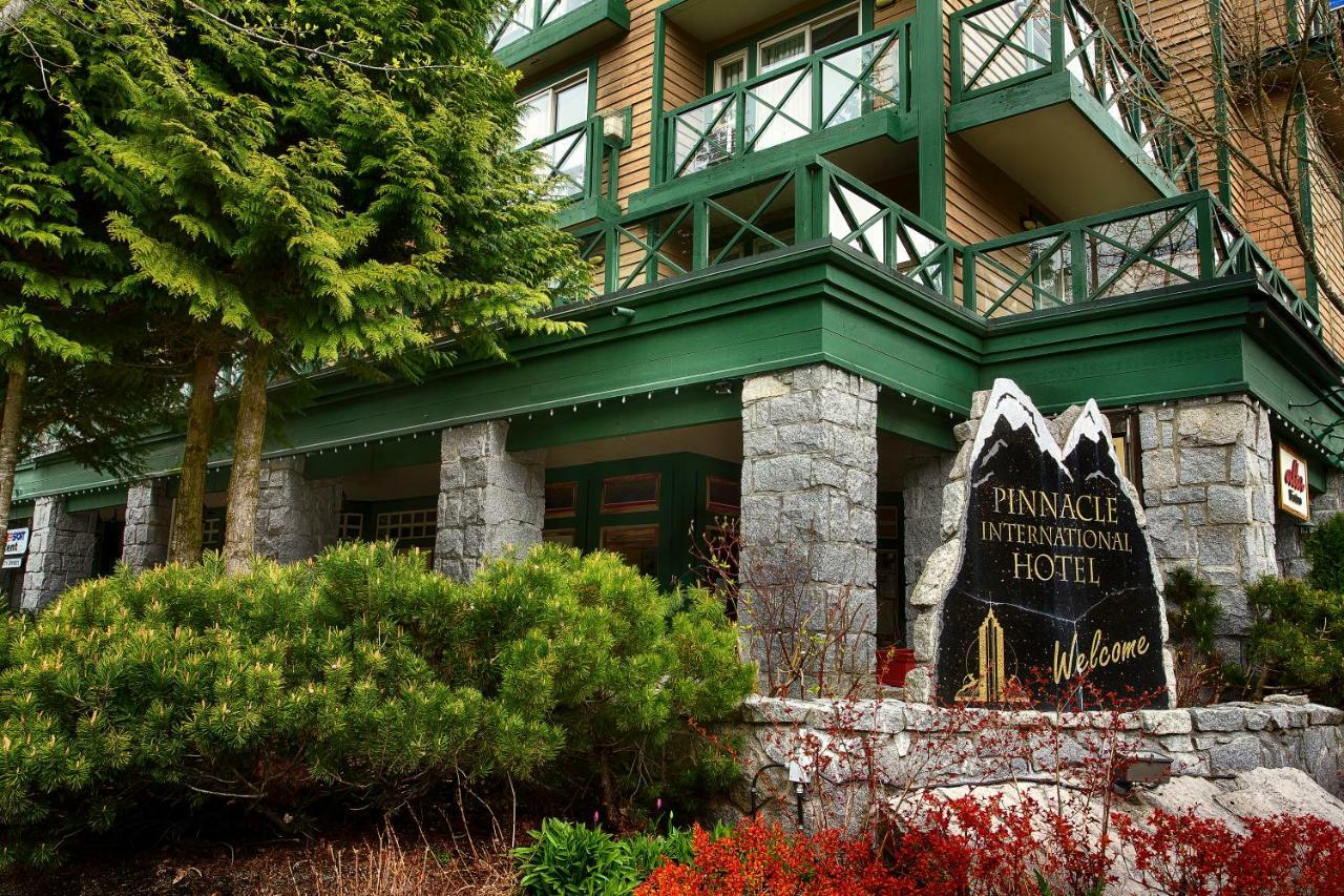 Pinnacle Hotel Whistler Exteriör bild